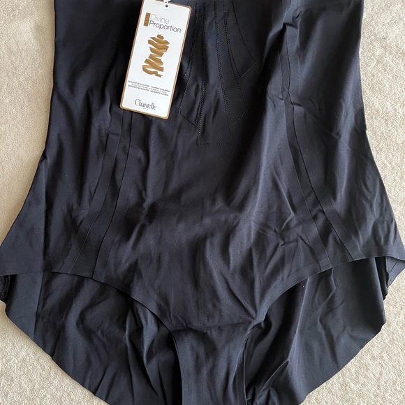 Chantelle Divine Proportion Shaping High Waist Brief - Picture 1 of 6